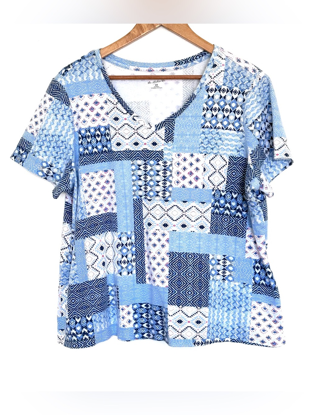 Studio Works Plus Shirt Women’s 2X Blue Geometric Cotton Short Sleeve V Neck Top